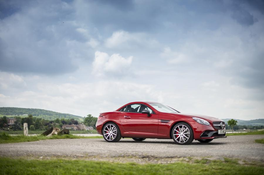  Mercedes-AMG SLC43 2016 года  (UK) (фото 4 из 30)
